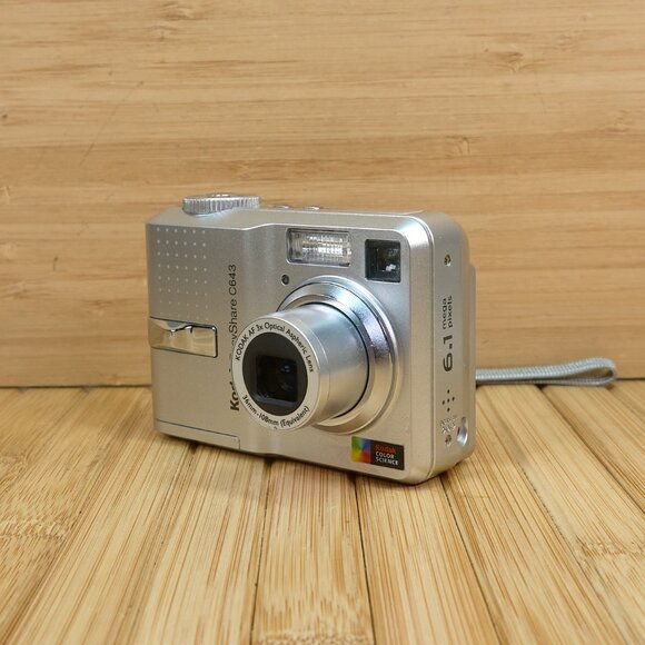 Kodak EasyShare C643 6.1MP 3X Optical Zoom Digital Camera (silver) - Picture 3 of 8